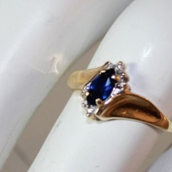 UTR 10K Yellow Gold Blue Marquise Sapphire Diamond Ring Size 6.75 - Picture 2 of 8